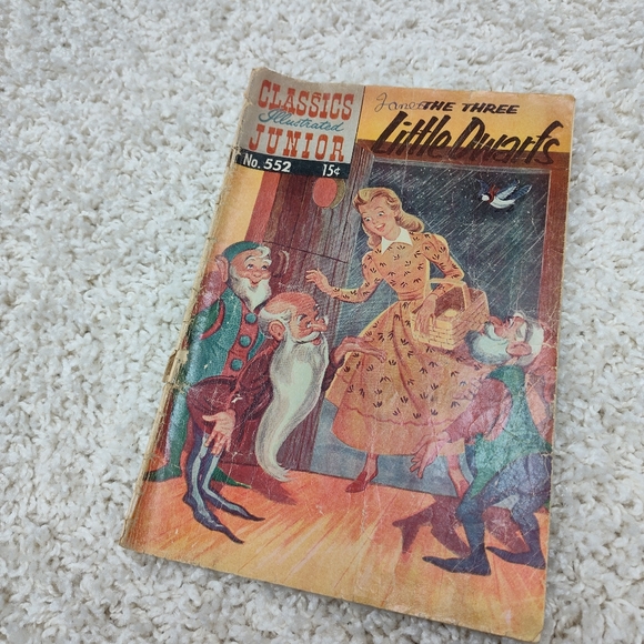 Classic Junior illustrated the three little dwarfs comic book - Picture 1 of 2